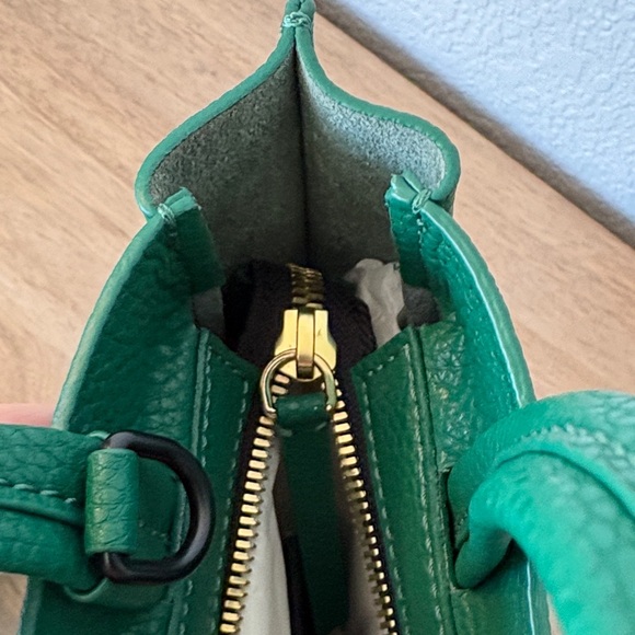 Ampersand as Apostrophe Emerald Green Micro Tote - Picture 9 of 14